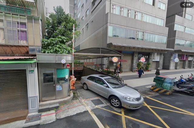 台北信義區法拍大樓-11