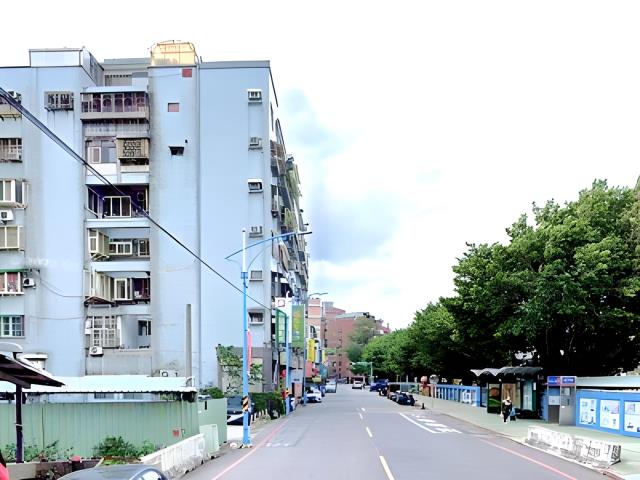 八里法拍大樓-3