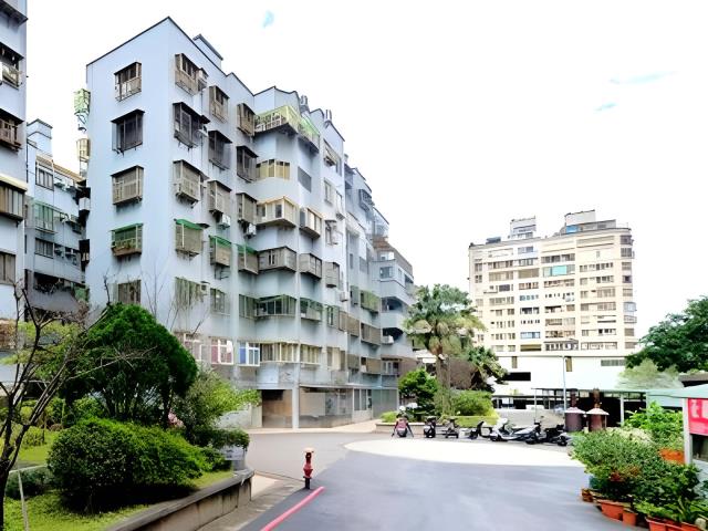 八里法拍大樓-6