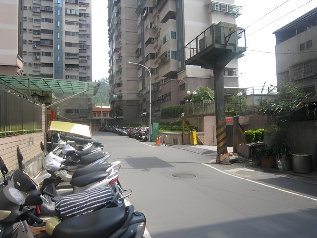 新北五股法拍大樓-11