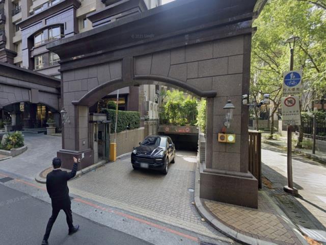 台北信義區大樓拍賣-4
