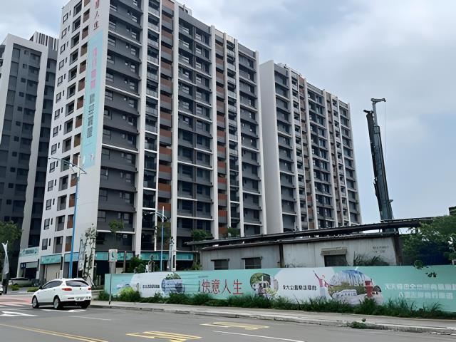 新北八里法拍大樓-1