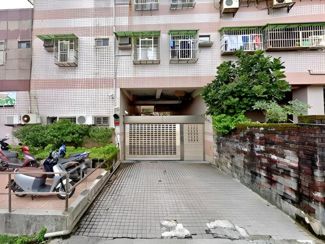 新北三芝法拍大樓-8