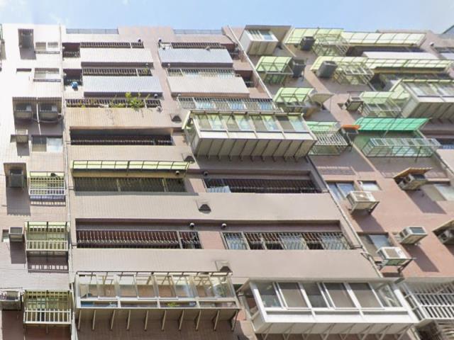 新莊拍賣大樓-1